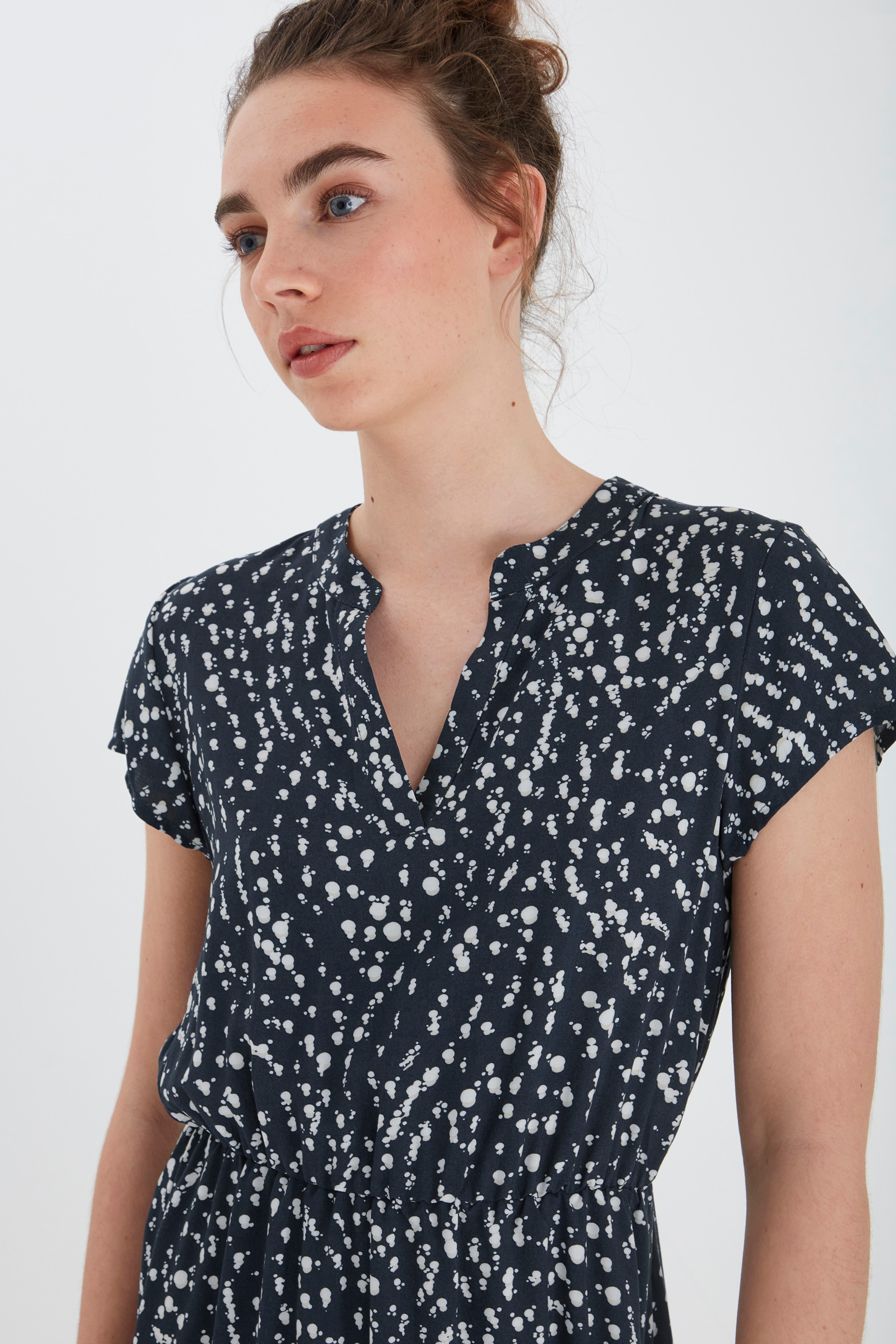Kleid LOOKBOOK DETAIL 20114332-194010