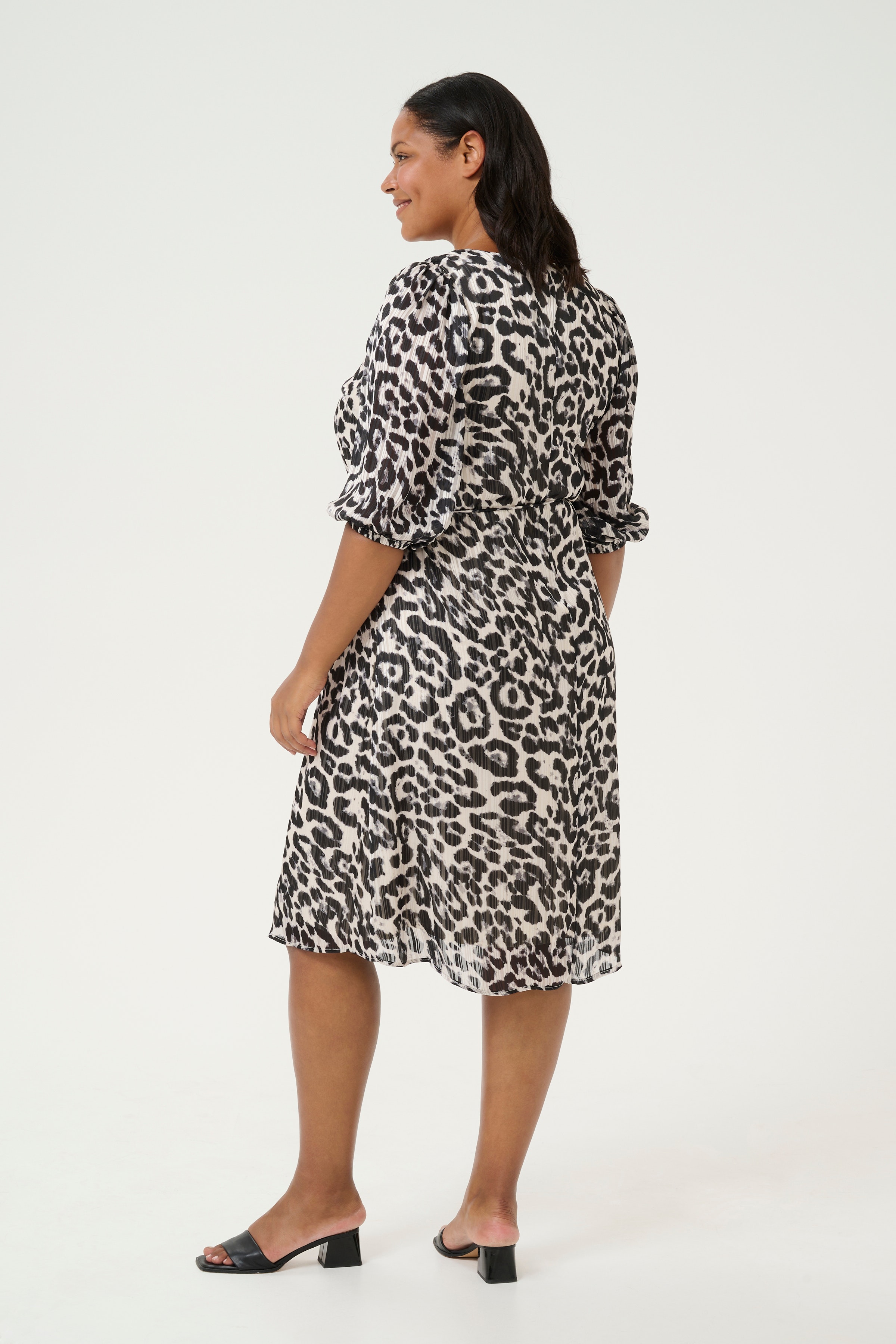 KCsaphia Leopard Kleid LOOKBOOK BACK 10582872-106818