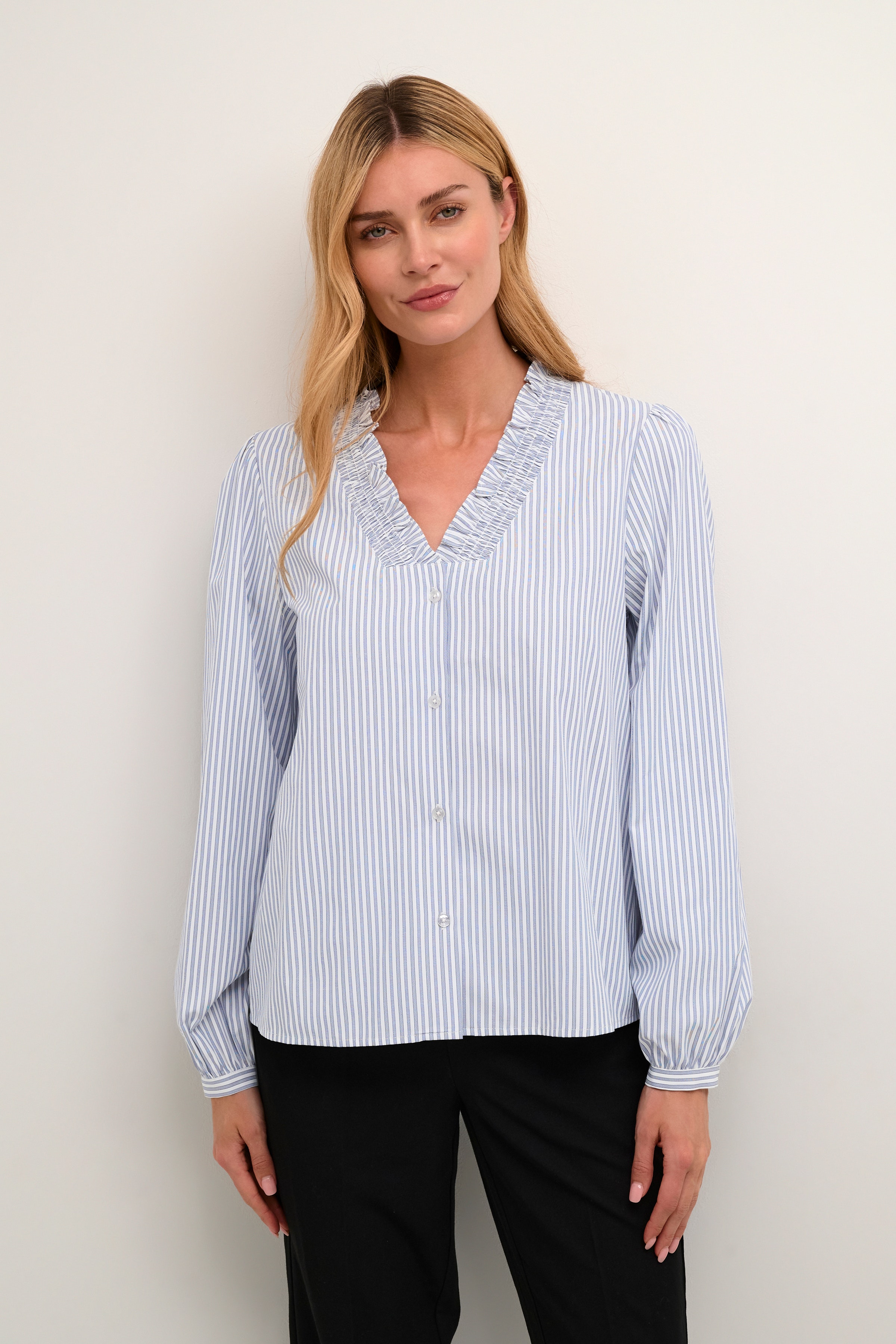 KAmaibritt Shirt LOOKBOOK FRONT 10508218-105288