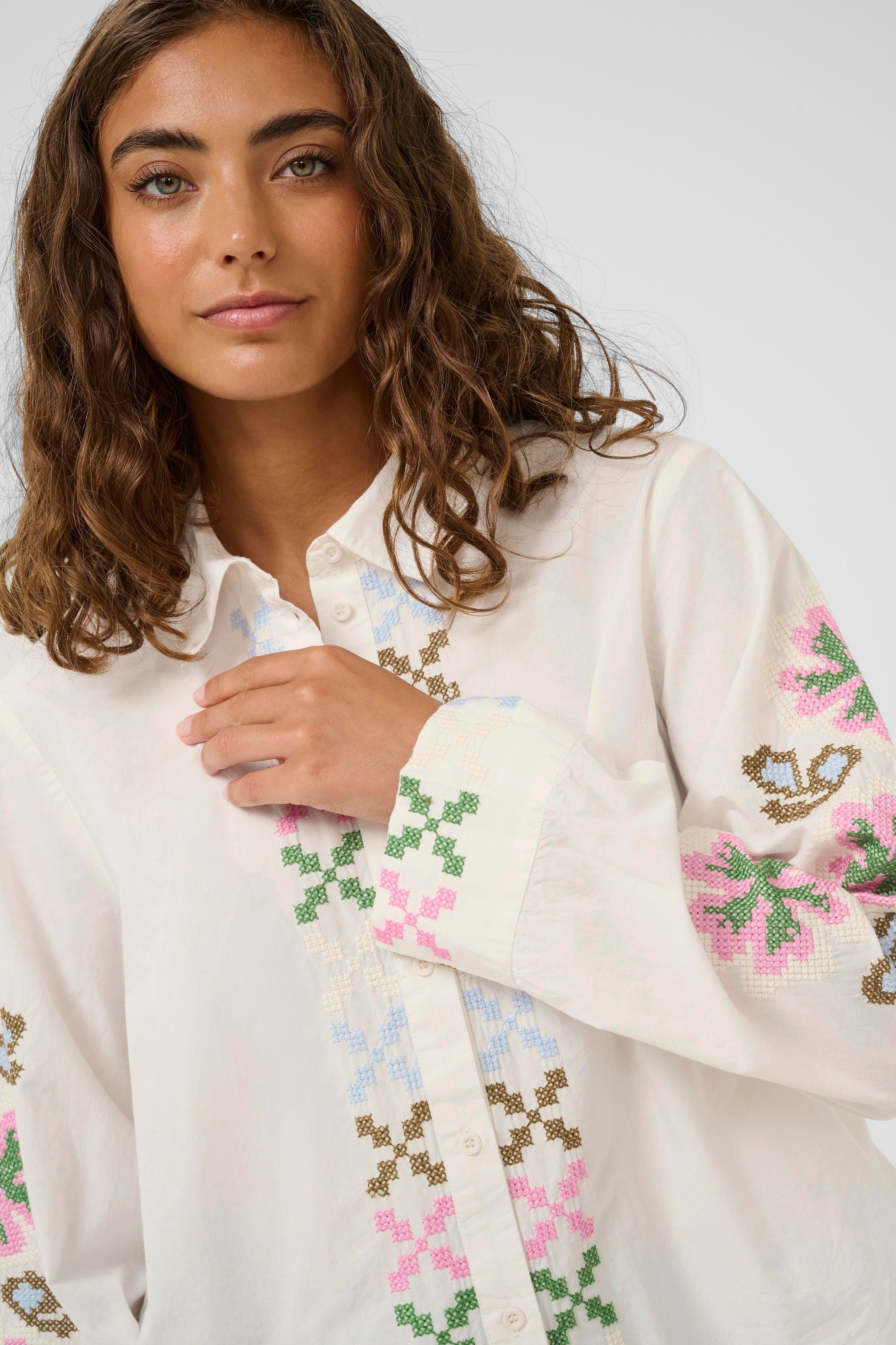 CUbreezy Skjorte med broderi LOOKBOOK DETAIL 50112708-500013