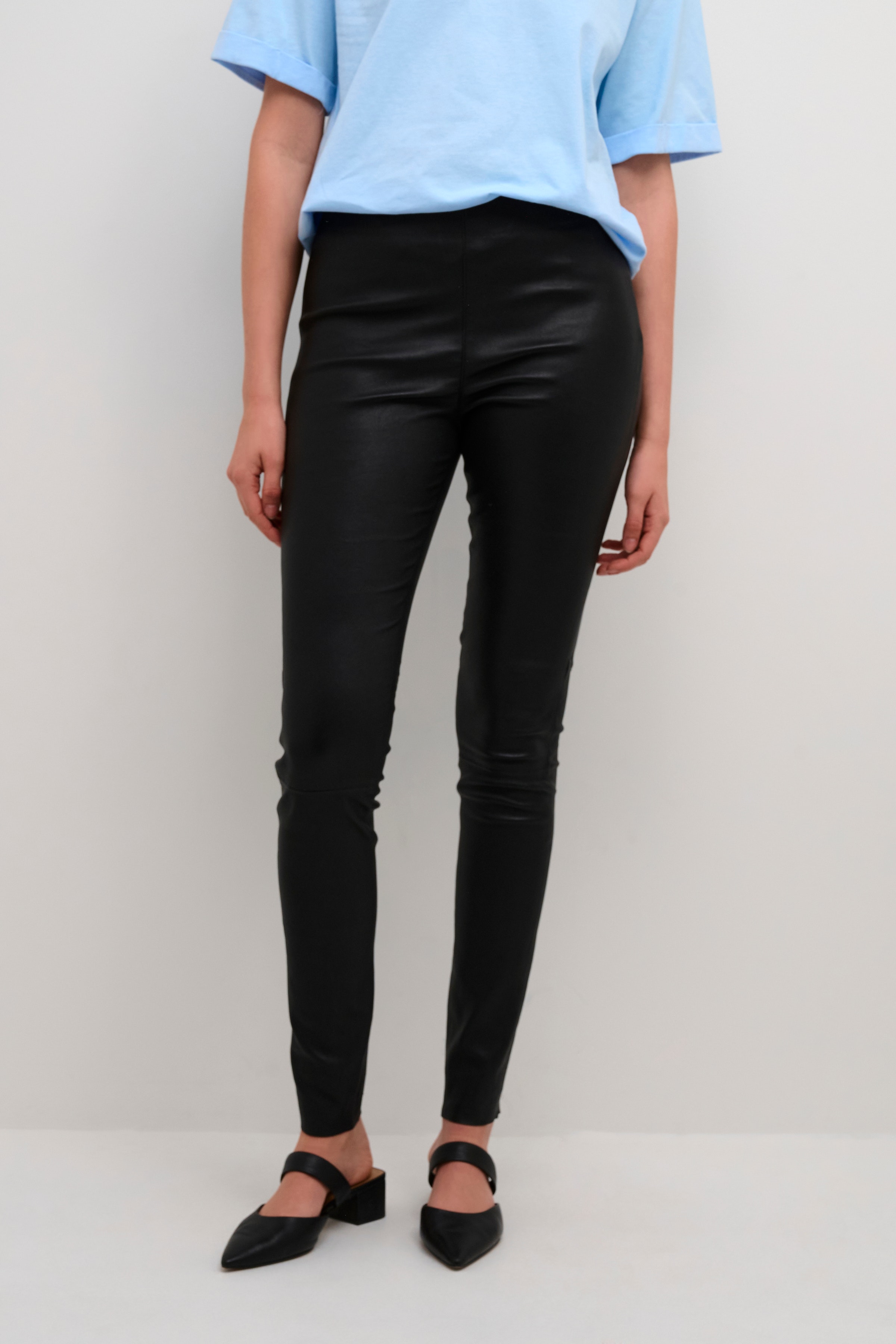 MemeKB Leather trousers LOOKBOOK FRONT 10102014-40909