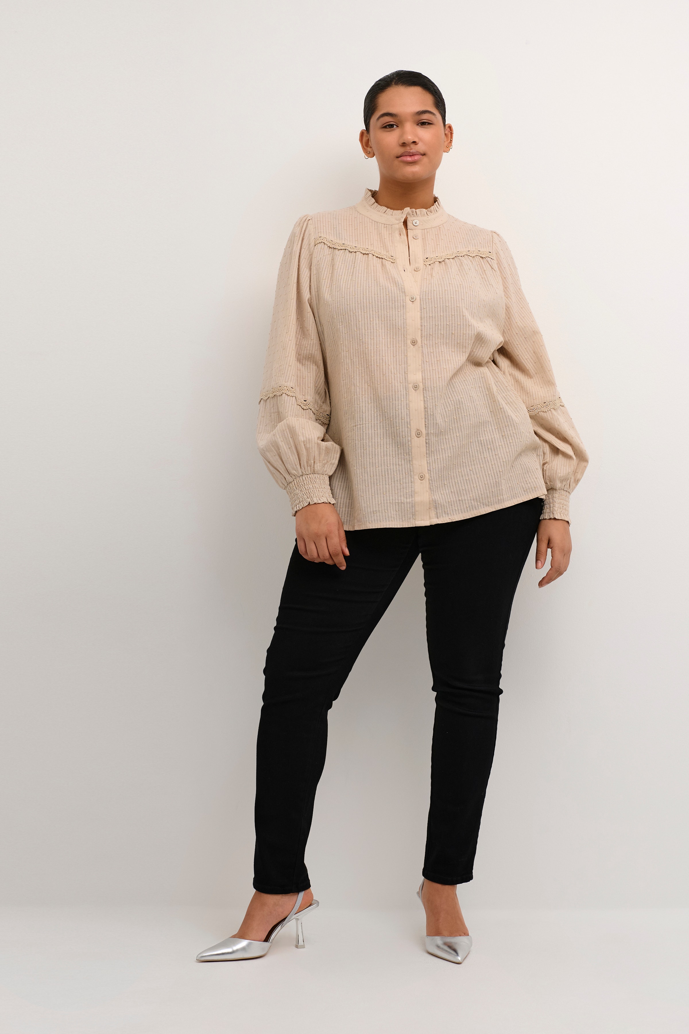 KCsilla Shirt LOOKBOOK FRONT 10581817-151305