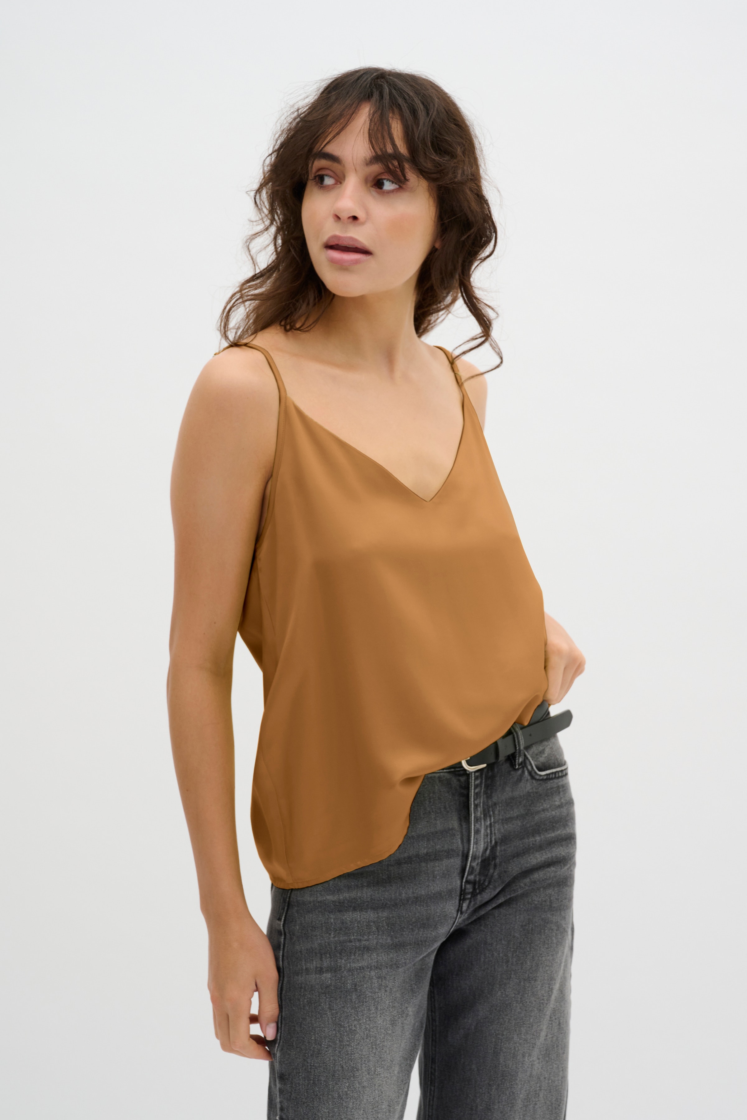 EstelleMW Top LOOKBOOK FRONT 10704426-171125