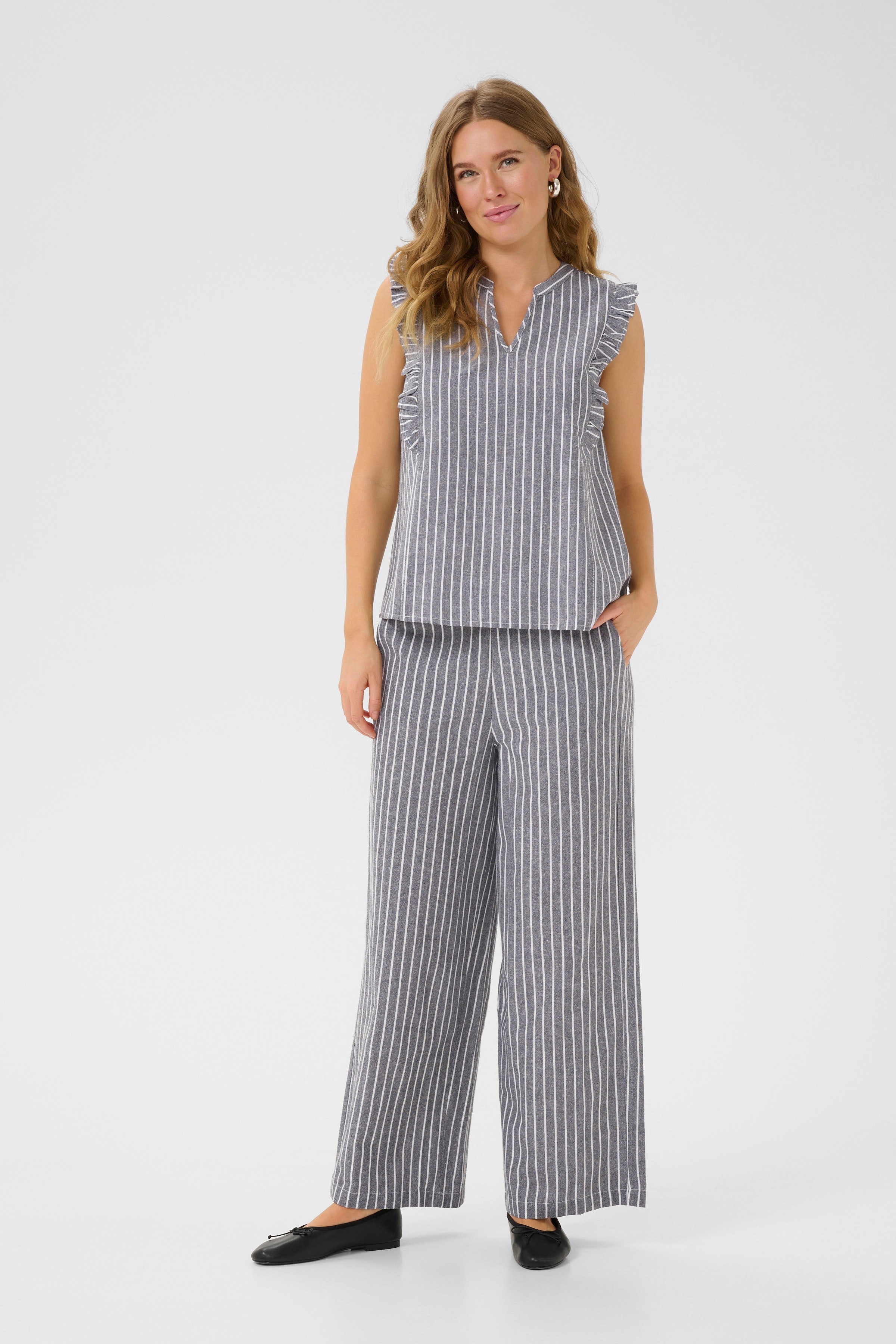 BPmalena Trousers LOOKBOOK FRONT 10590902-107818B
