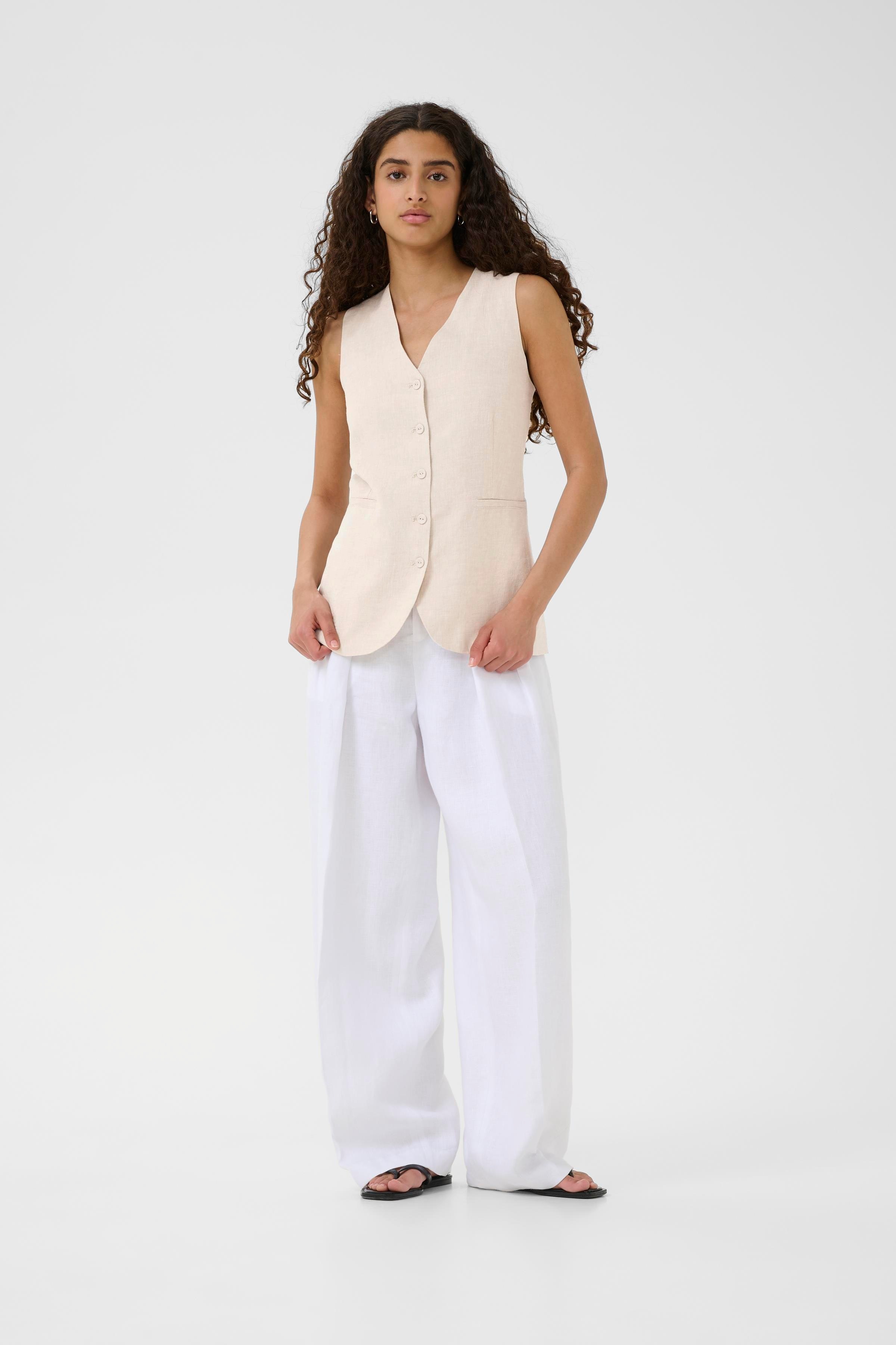 FaridaIW Linen Waistcoat LOOKBOOK FRONT 30110439-1304031