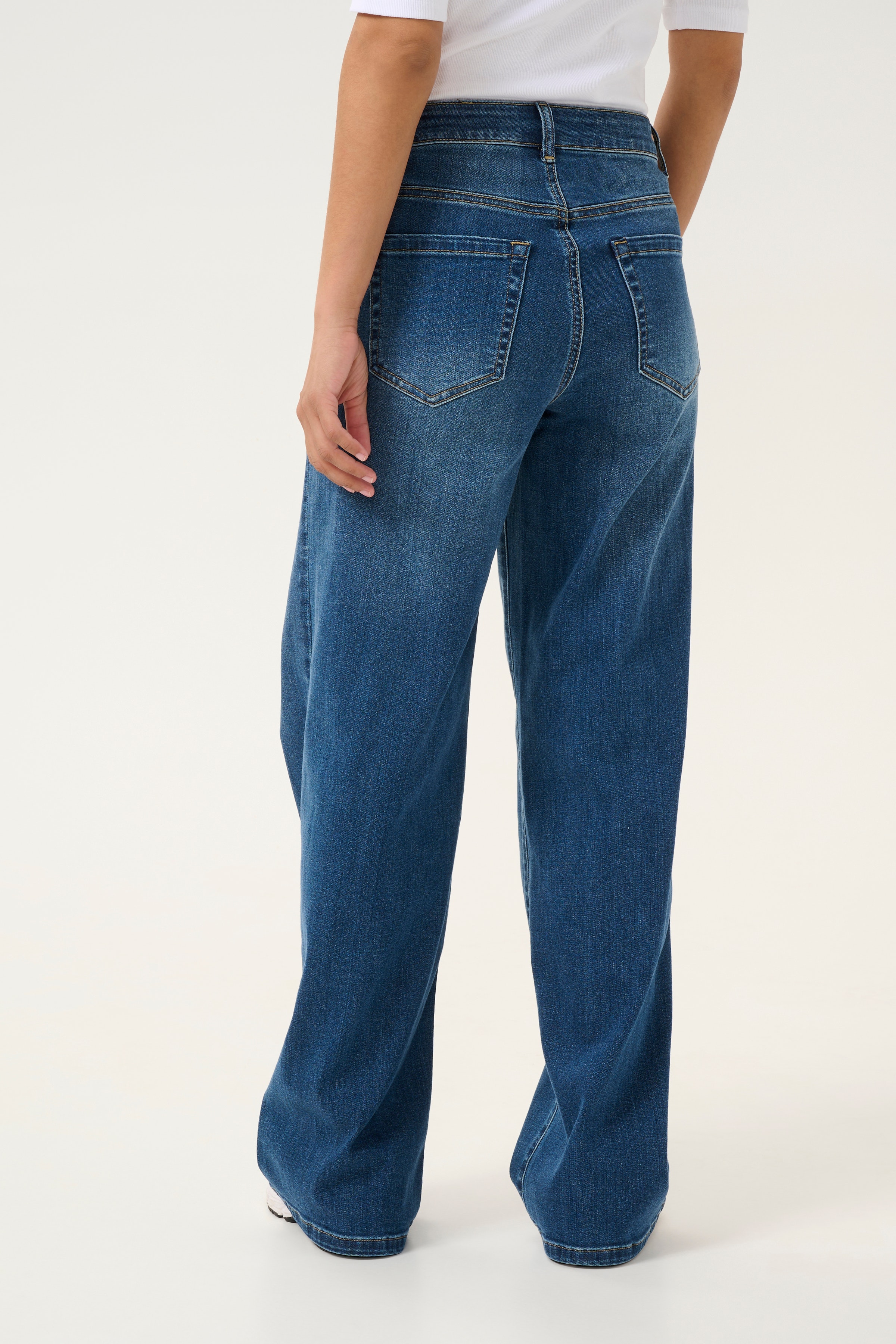 KAkarla Wide Jeans LOOKBOOK BACK 10507619-104462