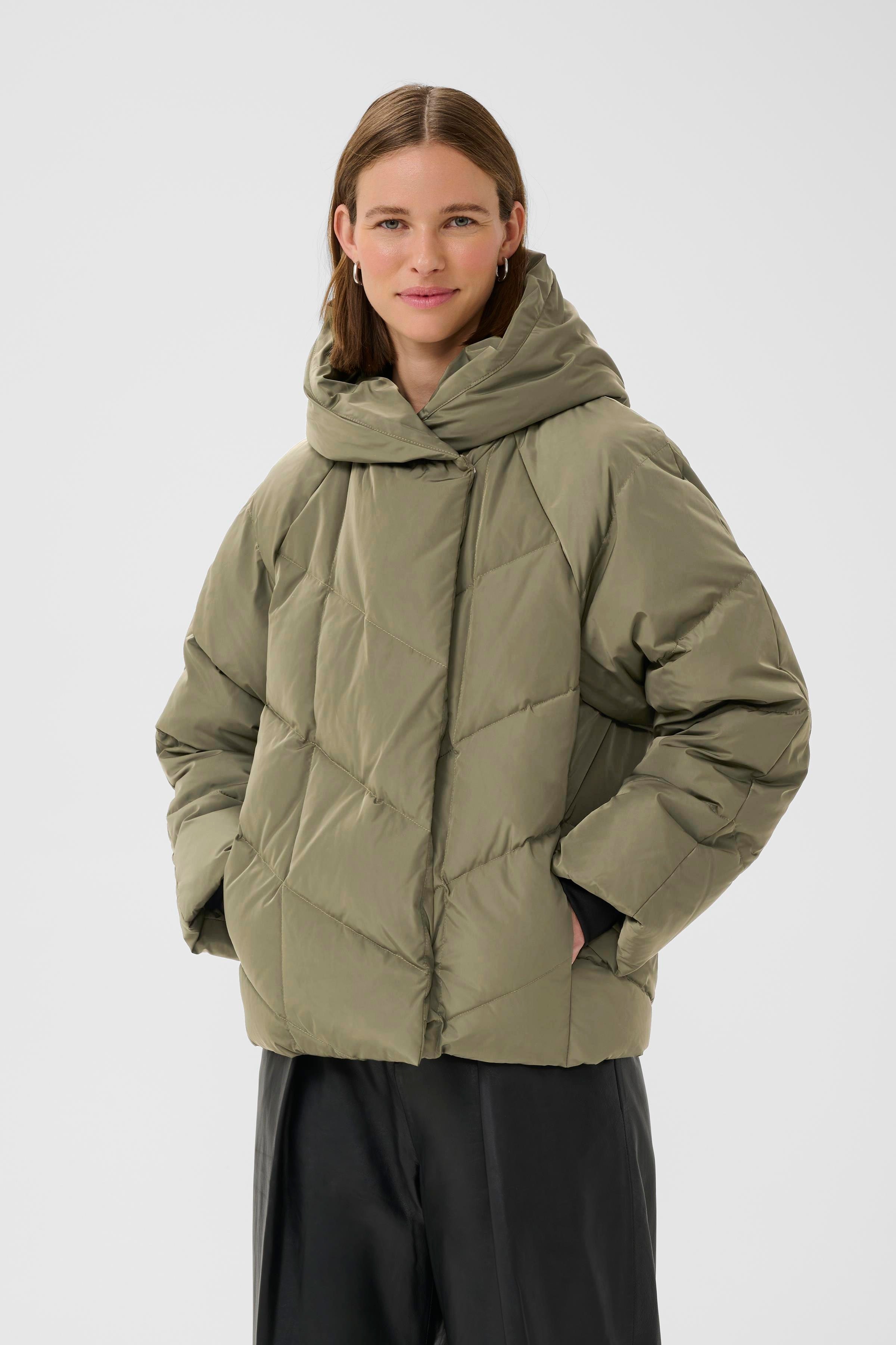 YazIW Daunen Mantel LOOKBOOK FRONT 30110619-190512