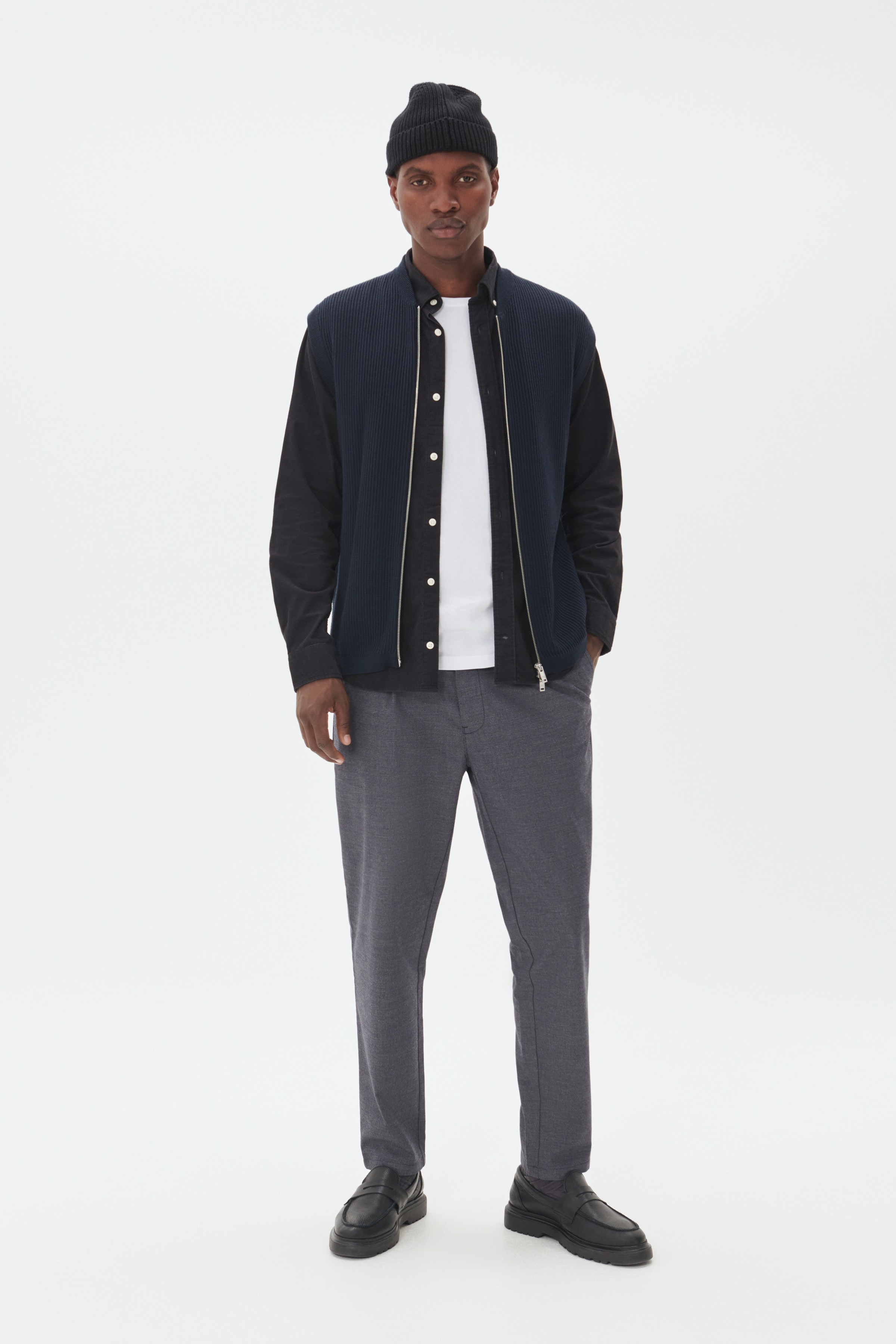 MAkian Bukser LOOKBOOK FRONT 30207662-1940111