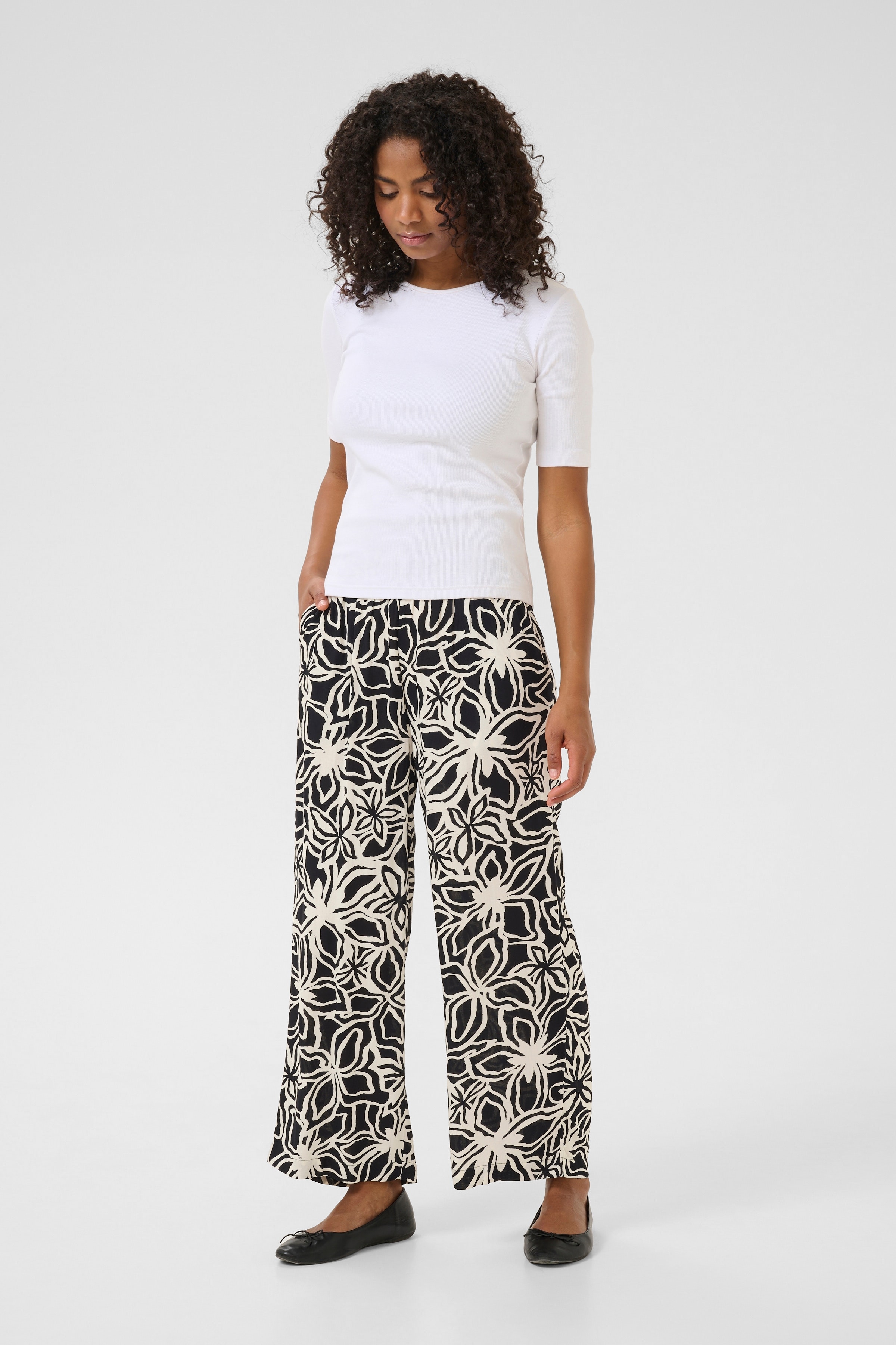 KAsanne Trousers LOOKBOOK FRONT 10508978-107080