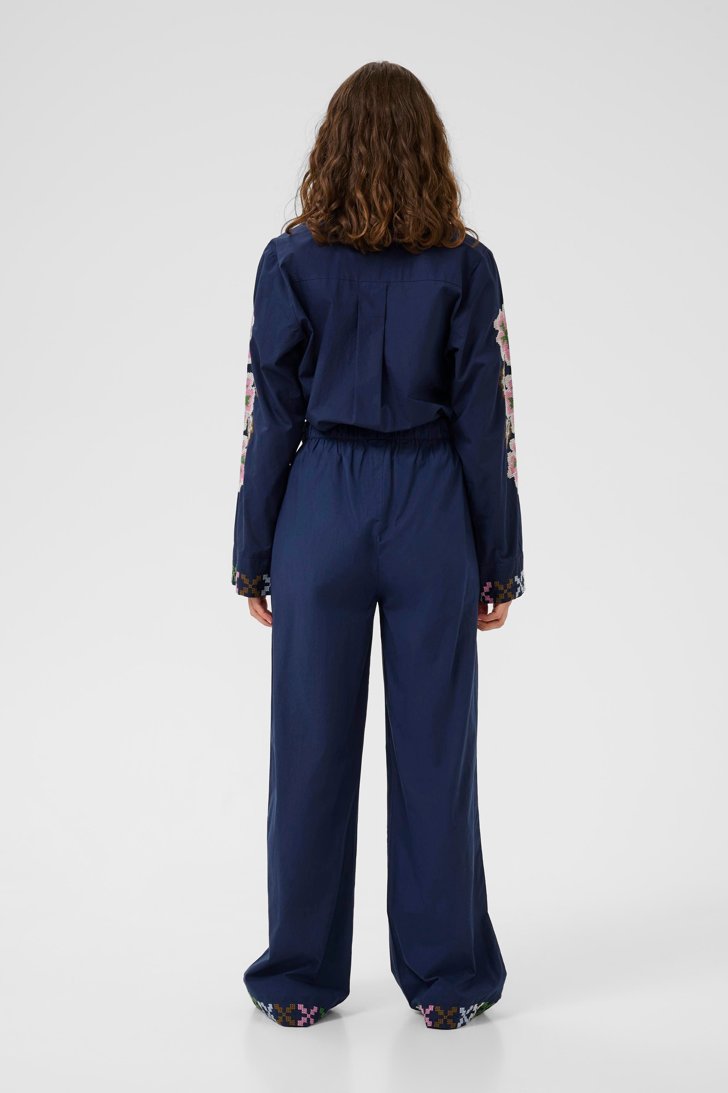 CUbreezy Hose mit Stickerei LOOKBOOK BACK 50112706-194024