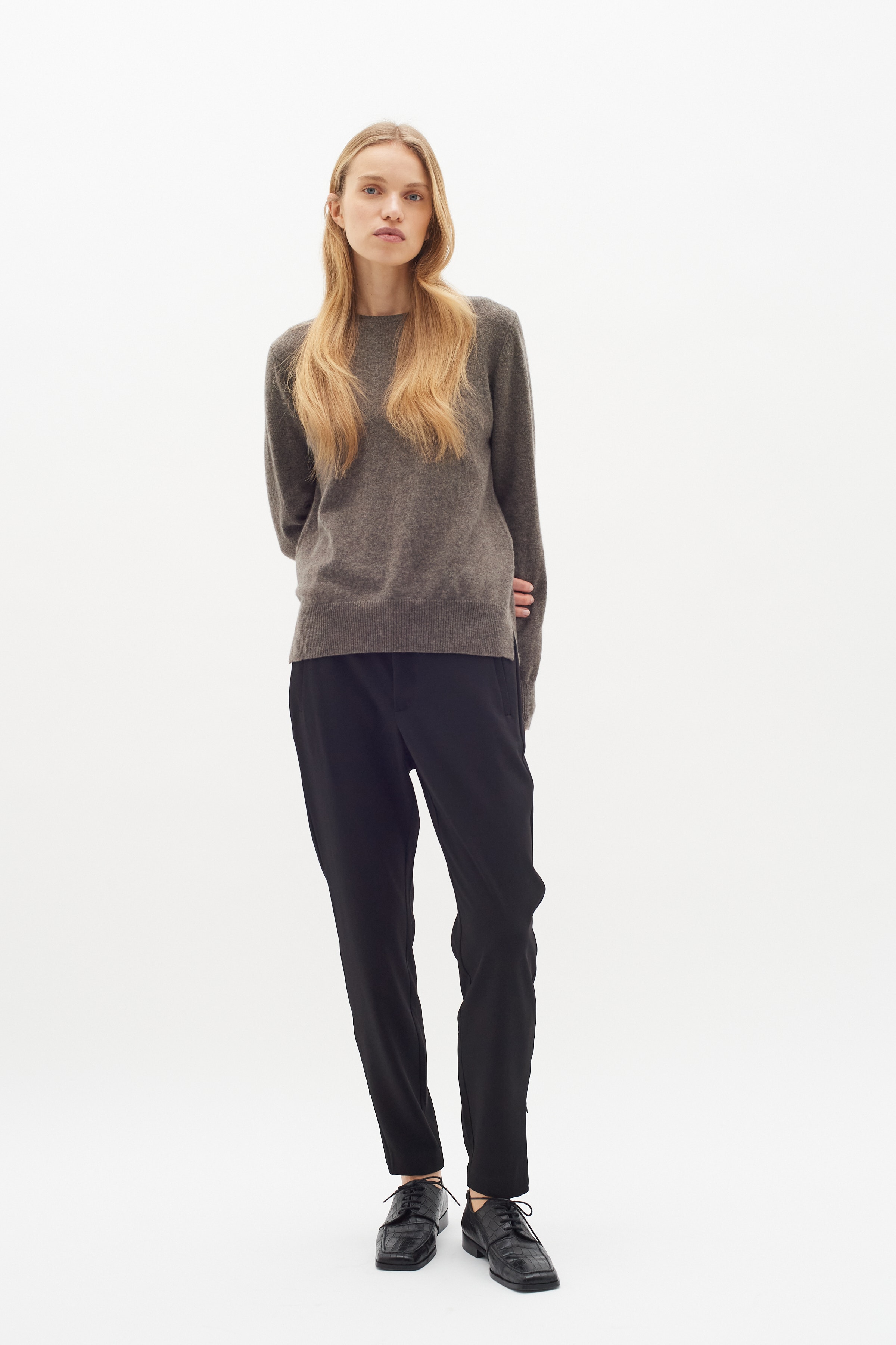 Casual byxor LOOKBOOK FRONT 30104179-10050