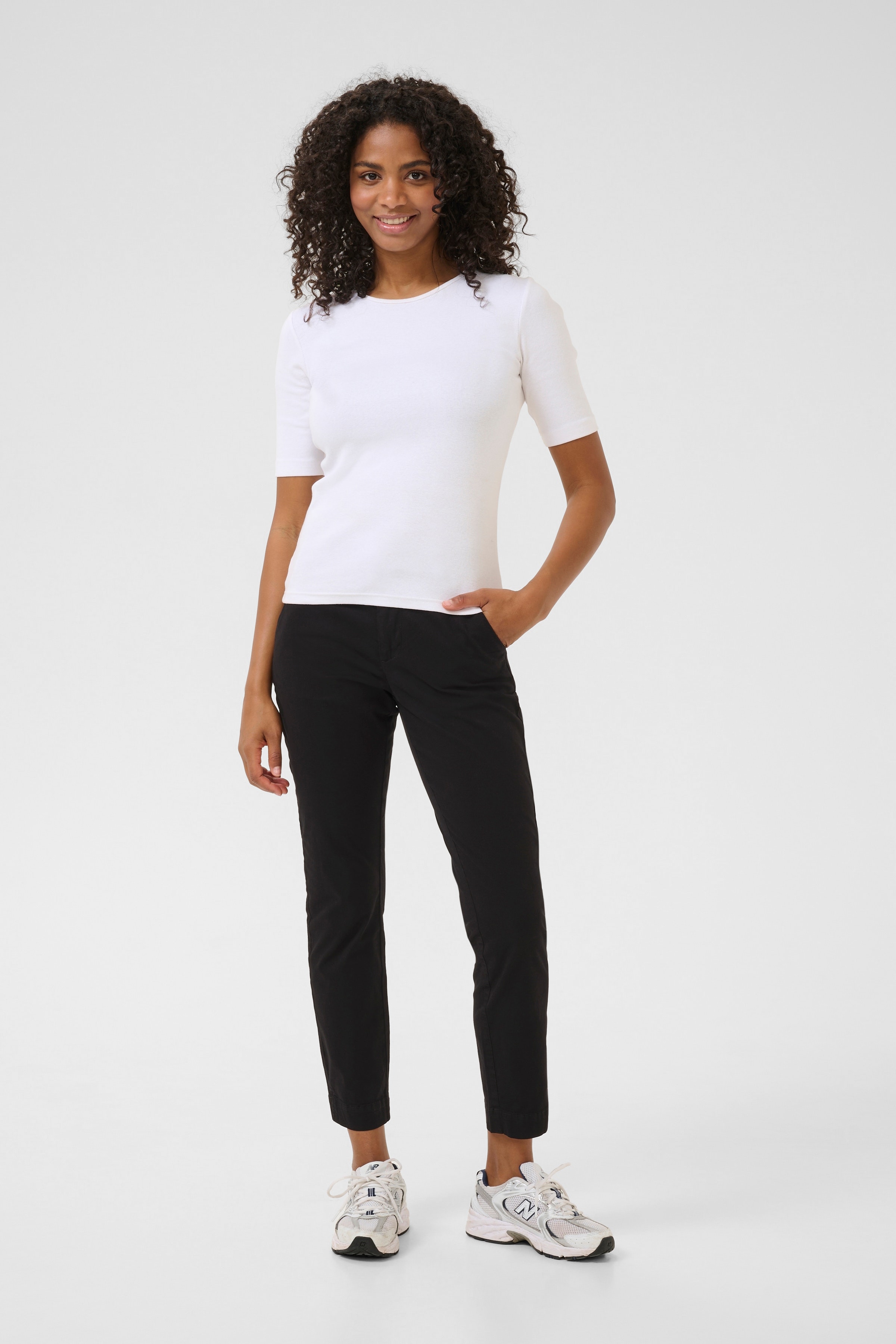 KAmette Trousers LOOKBOOK FRONT 10506121-100121