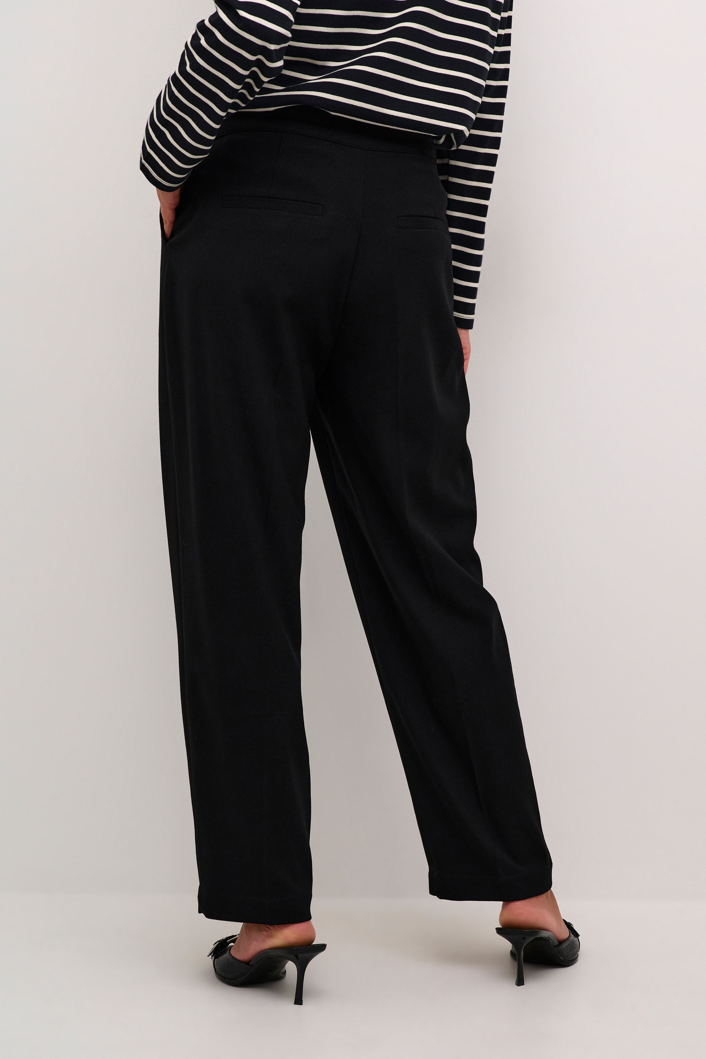 KAmerle Trousers LOOKBOOK BACK 10509194-100121