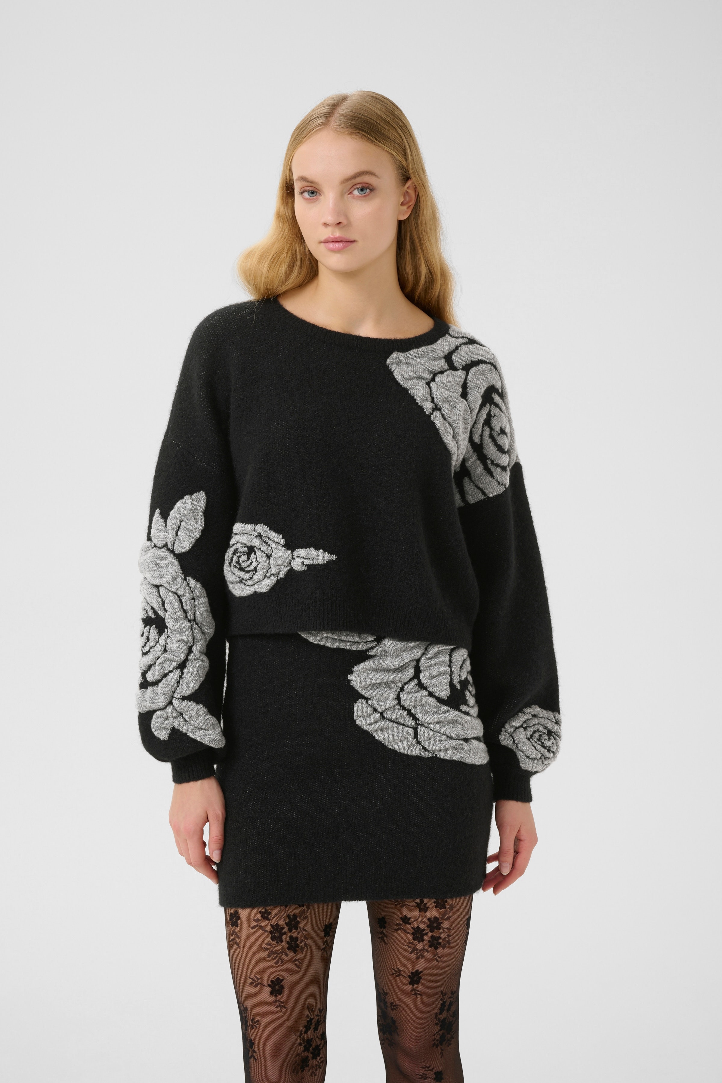 GZrosaly Pullover LOOKBOOK FRONT 10910594-100017